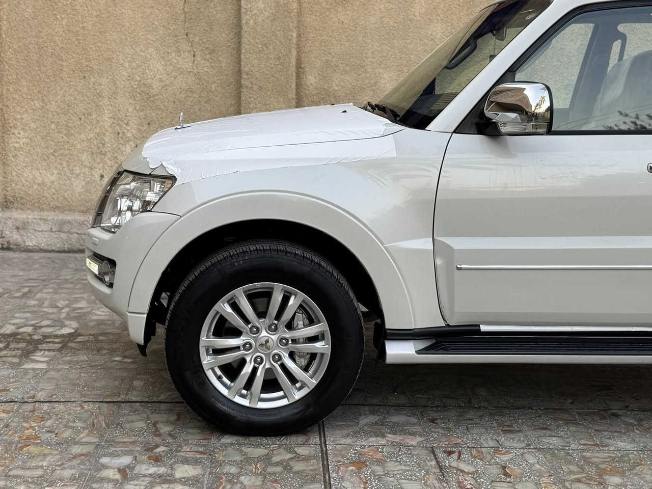 السلام عليكم
حبتور 2020 جديدة حالها حال الزيرو مكفولة صبغ بارد شخط فتح بشرط ماشية 45 الف

كشنات جلد 

دمام 

علامات ذهبية

ويل جبير حجم 18

مكينه 3800

كشنات راس الارنب

شاشة كامرة حساس 

زراك لايت 

لايتات زنون

لد نهاري 

تبريد منفصل 3 قطع

كفالة عامة 

شادلها دوشمة للكشنات

ومغلف الارضية جلد

العدة والارضيات وسويج ثاني ممستعمل بعدهن

رقم جديد سنوية جديدة

السعر جوة السوك 238 مجال بسيط

***********
