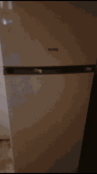 ثلاجه اخت جديده كلللش نضيفه ب٢٠٠ بيه مجال


**إذا كنت صاحب هذا الإعلان وتريد حذفه لأي سبب، رجاءا أرسل رسالة إلى الدعم الفني**