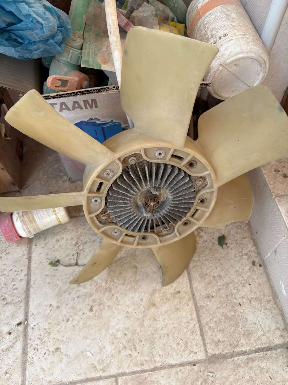 دعاميه ارنب نيليه بيها ظرر بسيط
و ترايش و مسطرت تبريد
بحالة جيده
البصره
*********** ابو الخصيب, البصرة
