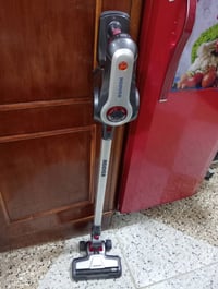 مكنسة كهربائية • للبيع