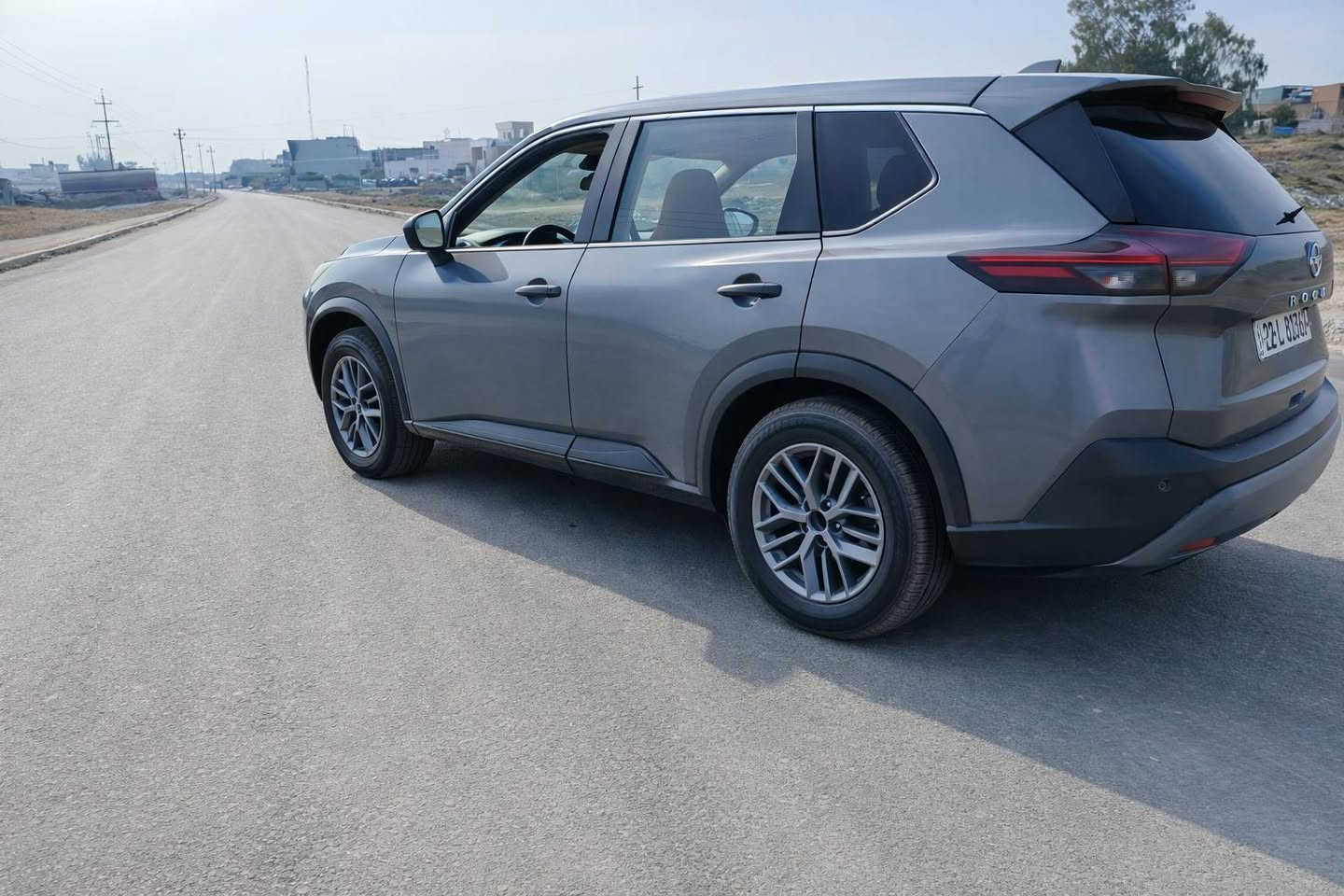 Nissan Roge 2023امریکی 
3پستن تۆربۆ تەنها سەقفی بۆیاغە بەتانەو شاسی و ناو دەرگا لێدانی نیە پشت و پێشی کەپسە ڕەقەم سنوی نوێیە گێڕومەکینە تەبرید بە شەرت 4تایەی نوێیە 71میل ڕۆیشتوە مواصفات S
***********کەلەک خبات أربيل, العراق
