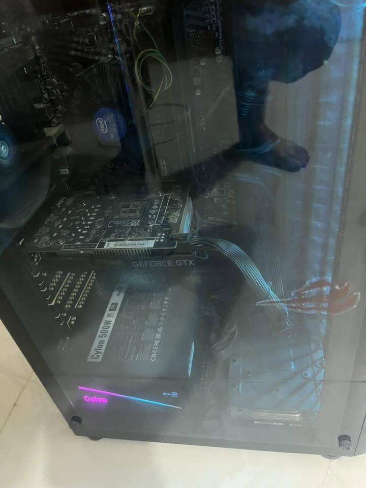 CPU - Intel®️ Core™️ i5-10400F Processor
MB - MSI H410M A-PRO
GPU - ZOTAC GAMING GeForce GTX 1650 SUPER Twin Fan 4GB
RAM - LEXAR 16GB 2666 (8X2)
PSU - AeroCool Cylon RGB 500W Standard 80+
FAN CPU - INTEL
HDD - Toshiba 1TB 7200
SSD - Laxer 120GB
CASE - AeroCool Prime Mid-Tower
الحاسبة كل مااضوج انظفها😅
مكاني بغداد
قيم واخذ
للتواصل 
***********
