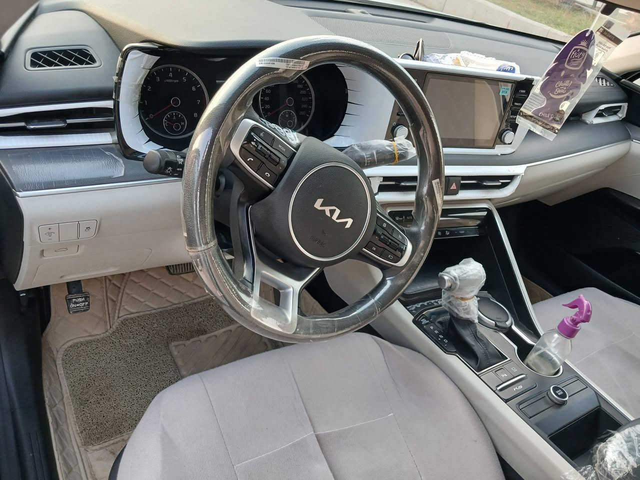 k5 2022  للبيع خليجي
ماشيه ٣٧ 
المواصفات /
مفتاح التشغيل بصمه
تشغيل عن بعد
محرك 2000 دوش
حساس خلفي
وامامي
مري شفط
قطعتين تبريد
رقم السياره بغداد  بأسمي
السعر 210 وبيها مجال 
السياره استخدام شخصي 
على وضع الشركه
عنوان السيارة / ذي قار 
الاستفسار
‭***********
