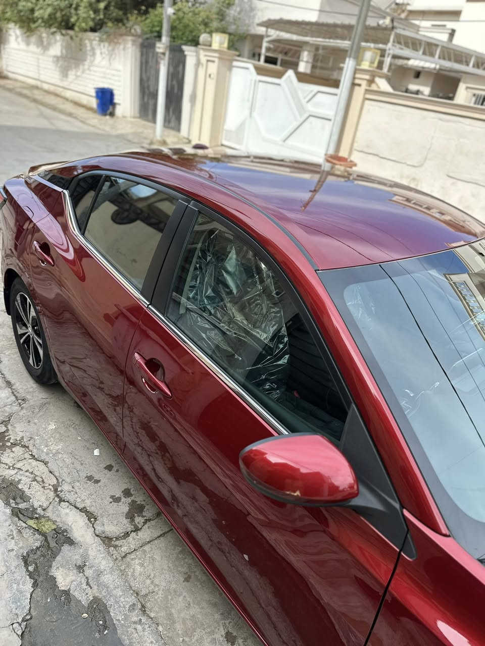 سلام عليكم
نيسان سنترا   2022 ماروني وارد امريكي ضرر فقط لبنيد حادث سطحي بدون دواخل  سياره  مكفوله من الشخط ولرصعه 
مرقمة اربيل دخول بأسمي تحويل بشرط  
تبريد مروحه راديترات كلهن بلاديات
بدون اي نقص السيارة
رادار وحجر بلاديات 
بصمة ابواب + بصمة تشغيل
وتشغيل عن بعد 
تبريد شاشه كشن هيتر 
حساس خلفي
شاشة ايباد تدعم كار بلي
كامرا خلفية دواره 
رادار امامي خلفي جانبي
فول تحكم استيرن جهتين
كروز سرعه وتحديد مسار قيادة آليه
***********
 السعر 143 بيها مجال بسيط مكان كركوك
