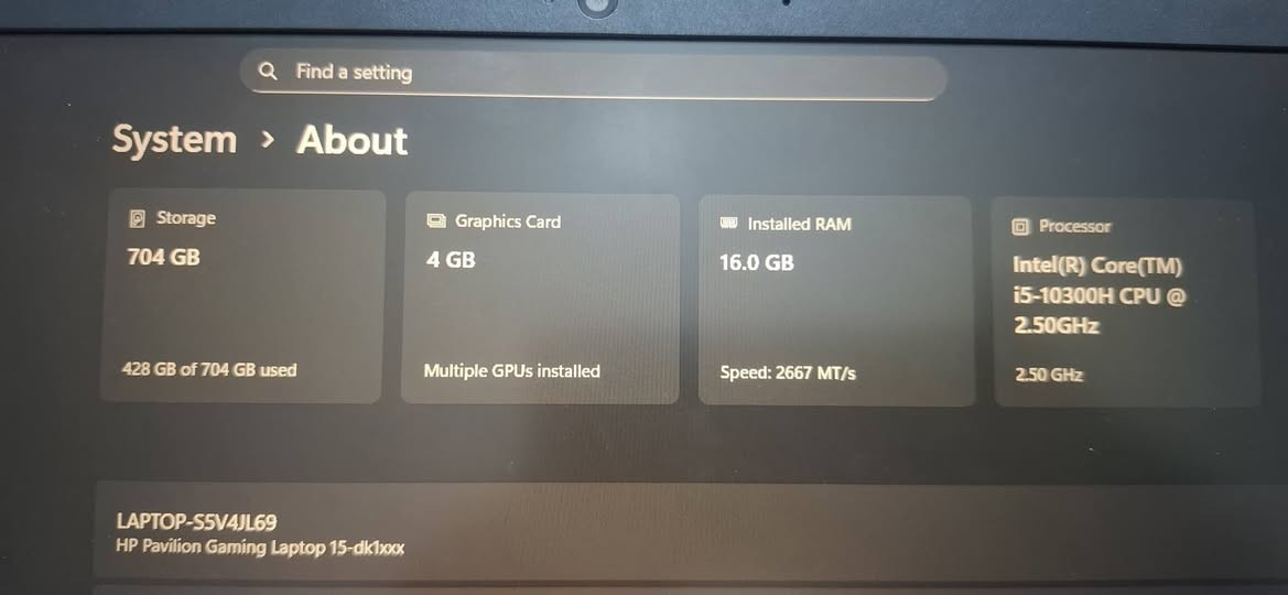 لابتوب العاب كيمنك مستعمل النوع: HP Pavilion Gaming (نظافة 100%).
المصدر: شراء جديد من شارع الصناعة (اشتريتها كسر كارتون) وليس بالة.
​المعالج: Core i5-10300H (جيل عاشر فئة H).
​الرام: 16GB.
​الهارد: SSD 512GB (جديد سيتم تركيبه عند الاتفاق لضمان الخصوصية).
​كرت الشاشة: NVIDIA GeForce GTX 1650 (4GB منفصل).
​الشاشة: 15.6 بوصة Full HD.
​النظام: ويندوز أصلي (Windows Original).
​الميزات: كيبورد ضوئي فسفوري + شاحن أصلي.
​السعر: 700,000 دينار 

المكان/ بغداد 
للتواصل: خاص.


**إذا كنت صاحب هذا الإعلان وتريد حذفه لأي سبب، رجاءا أرسل رسالة إلى الدعم الفني**