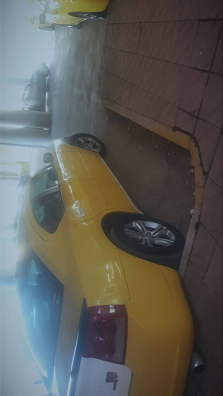 موديل 2008
فئه SXT
رقم نينوى (شرط الوكاله والتحويل )
هئيه صفر غرامات (١٠٠) الف 
مكينه شرط 
كير شرط 
اكسل شرط 
سياره خطه موصل بغداد 
تواير نضاف 
ويل حديث 17 
السياره بيه نواقص خفيفه حالي تشتغل على الخط 

السعر (85) وبيه مجال 

للاتصال 
اسيا (***********) 
كورك (***********)
