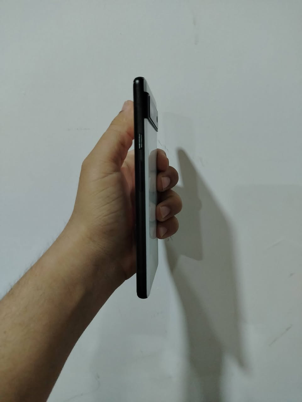 السلام عليكم كوكل بيكسل 6a ذاكرة 128 مواصفات معروفه كاميرا خرافية السعر ٢٠٠ بي مجال بسيط ***********
