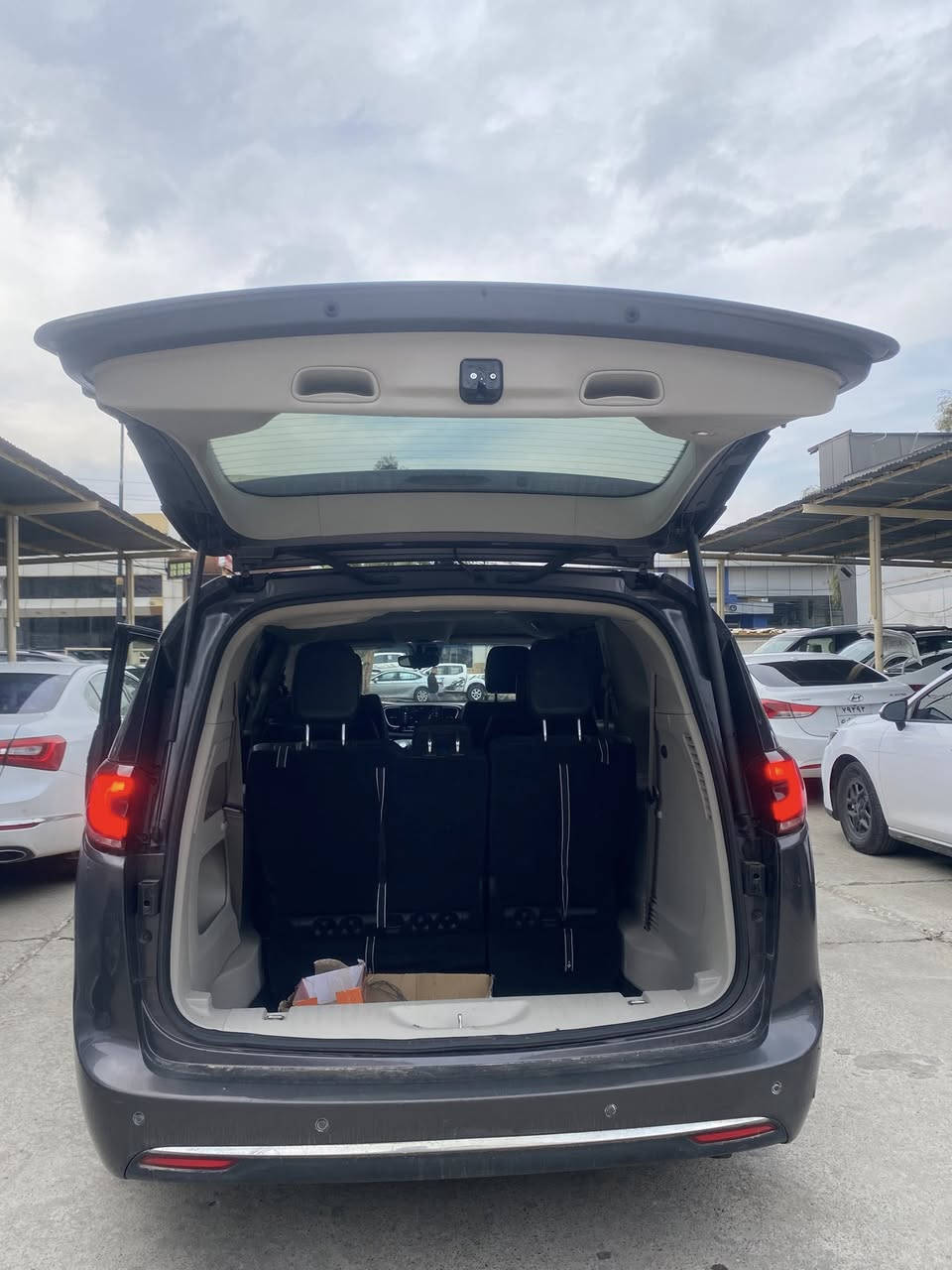 السلام عليكم
كرايسلر باسفيكا 2023

‏V6;; 3.6L

ماشيه 39000الف

 المواصفات

ابواب كهربائية (شفط)

صندوق كهربائية 

هند بريك بصمه

كشنات جلد

تبريد ثلاث قطع 

حساسات.

نقطة عمياء

تحديد مسار

رادار جانبي

كشنات سياحي

مانع انزلاق

كير ماوس 9نمر

باقي المواصفات معروفه

 

السيارة بدون رقم تترقم شمالي فقط 

سياره صبغ حزام ابيع صبغ عام 

السعر 153 قابل للتفاوض

مكان السياره محافظه دهوك 

 للتواصل  

***********
