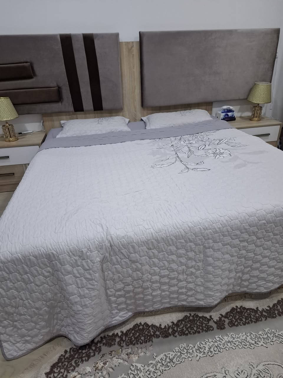 غرفه نوم تركي 8 قطع نظيف.مع جربايات عدد 2وكانتور.500 الف.العنوان كركوك.شوراو
***********
