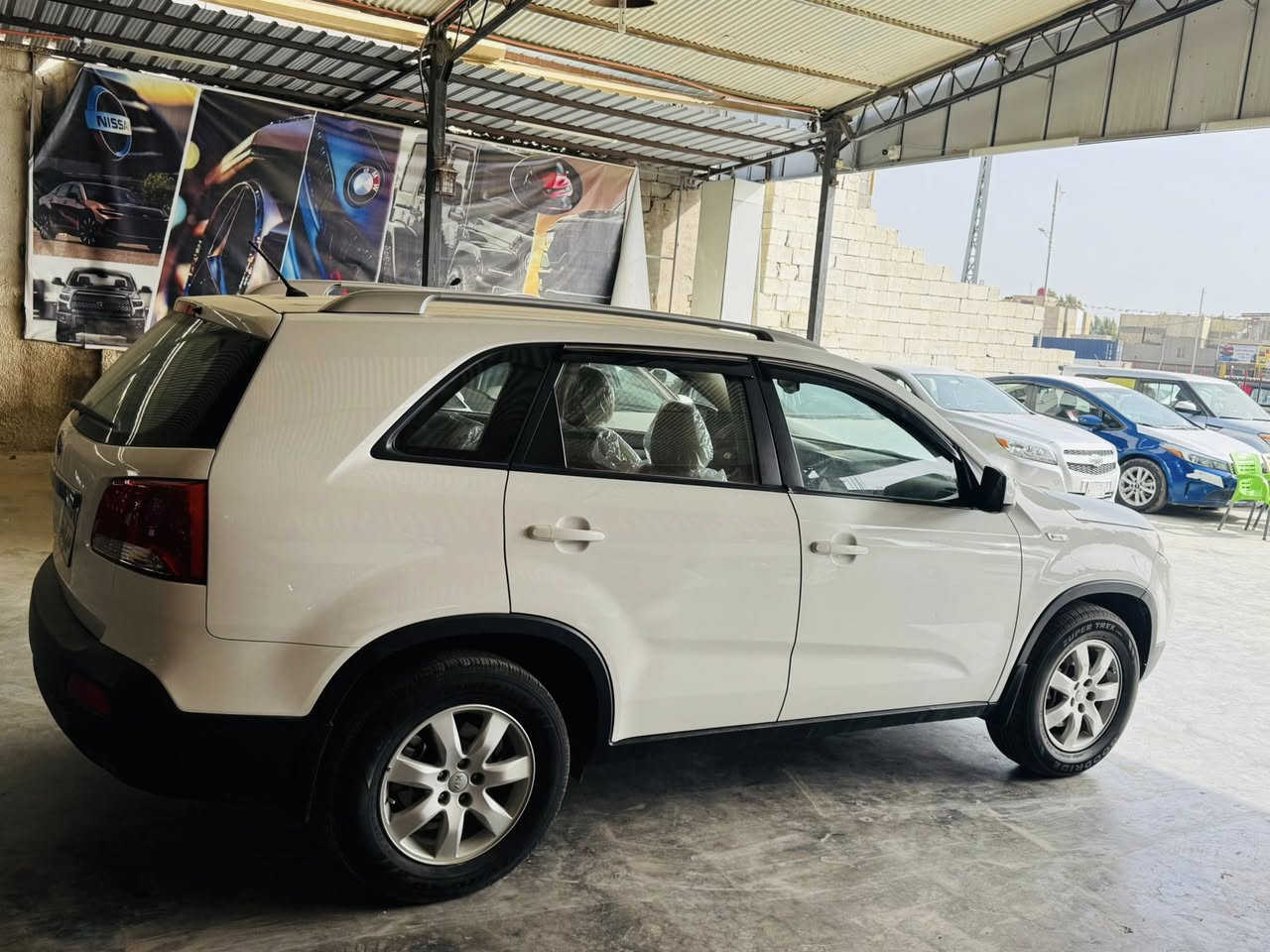 السلام عليكم
سورنتو للبيع لون ابيض 

2012 خليجي 

مكنيه 2400 دوش ما مفتوح 

7راكب 

السياره جديدة بمعنى الكلمه

سبير ما نازل 

ماشيه 160 

بيها فقط البابين سونار مرفوق بلمشنور 

تخم تاير 

غرفه جديده 

مكينه كير كفاله 

مكاني واسط قضاء الصويره 

السعر 145 وبيها مجال 

للاستفسار ***********
