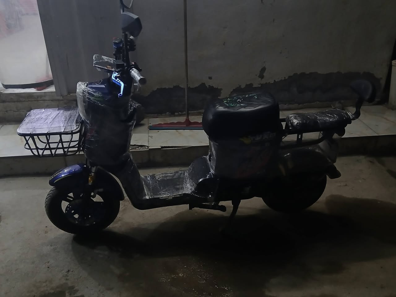 سلام عليكم  ماطور شحن R9للبيع  فول نضافه  من شركت SAW   ستفسار عل رقم *********** او خاص
