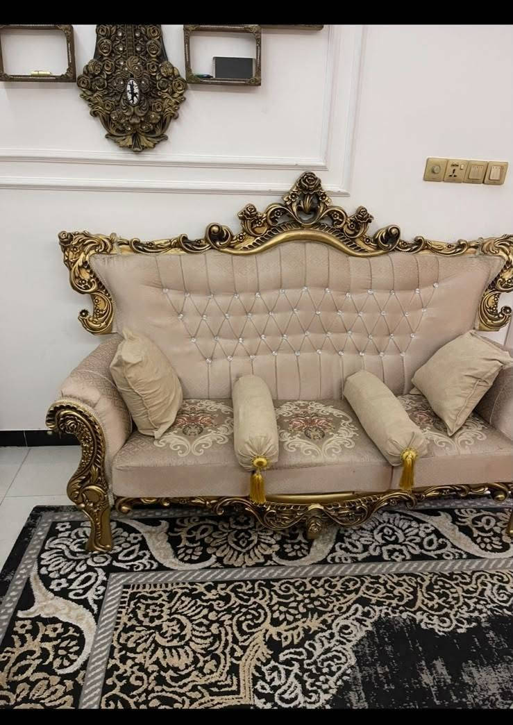 سلام عليكم تخم نضيف جداََ 10مقاعد سعر 650 الف الاستفسار *********** المكان بغداد حي الحسين

