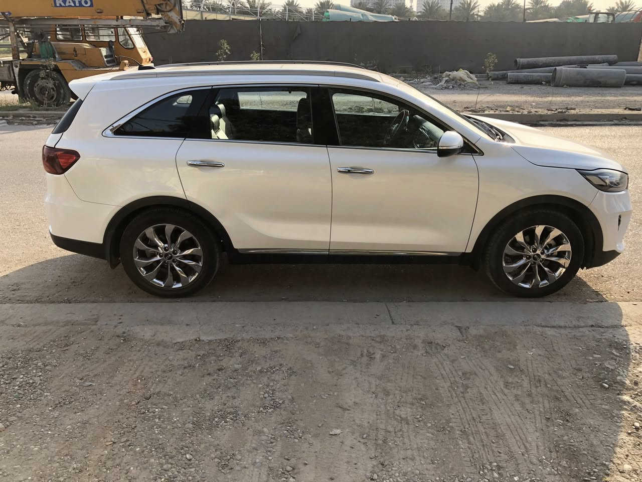 ‎كيا سورنتو خليجي ابيض موديل 19 رقم بغداد
كيا سورنتو لون ابيض خليجي موديل 2019 رقم بغداد انكليزي 
بانوراما 
محرك 3500 

كير 8 نمر

ماشية 82 وقابل للزيادة

بصمة عدد 2

كراسي  كهرباء

جنطة كهرباء

3 قطع تبريد 

7 مقاعد جلد 

محرك كير مكفولات  

سيارة  مال بيت ناعمة وحلوة  وترايهة وين ميعجبك

الاضرار  صبغ الجنطة الخلفية فقط 

السعر 240 $ 

للاستفسار الاتصال على الهاتف *********** او ***********
