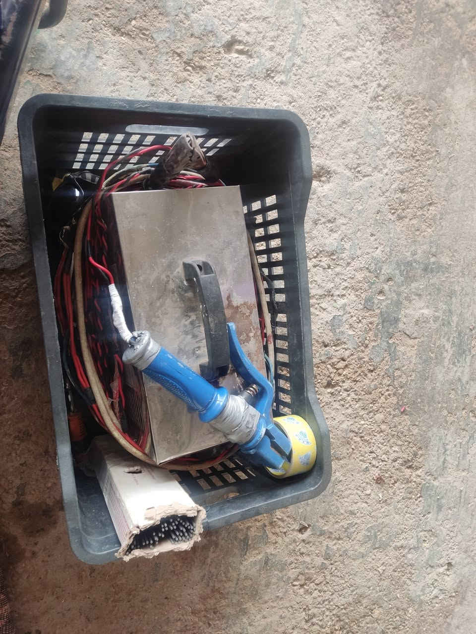 متاح سلام عليكم غراض فول نضافه مولد شرط الفحص مكينه لحيم الستيل شرط الفحص دريل مستخدم مره وحده كوسره جديده ملف نحاس جهاز بوكو اكس ثري برو 60فريم بعده جديد ولك الفحص


**إذا كنت صاحب هذا الإعلان وتريد حذفه لأي سبب، رجاءا أرسل رسالة إلى الدعم الفني**