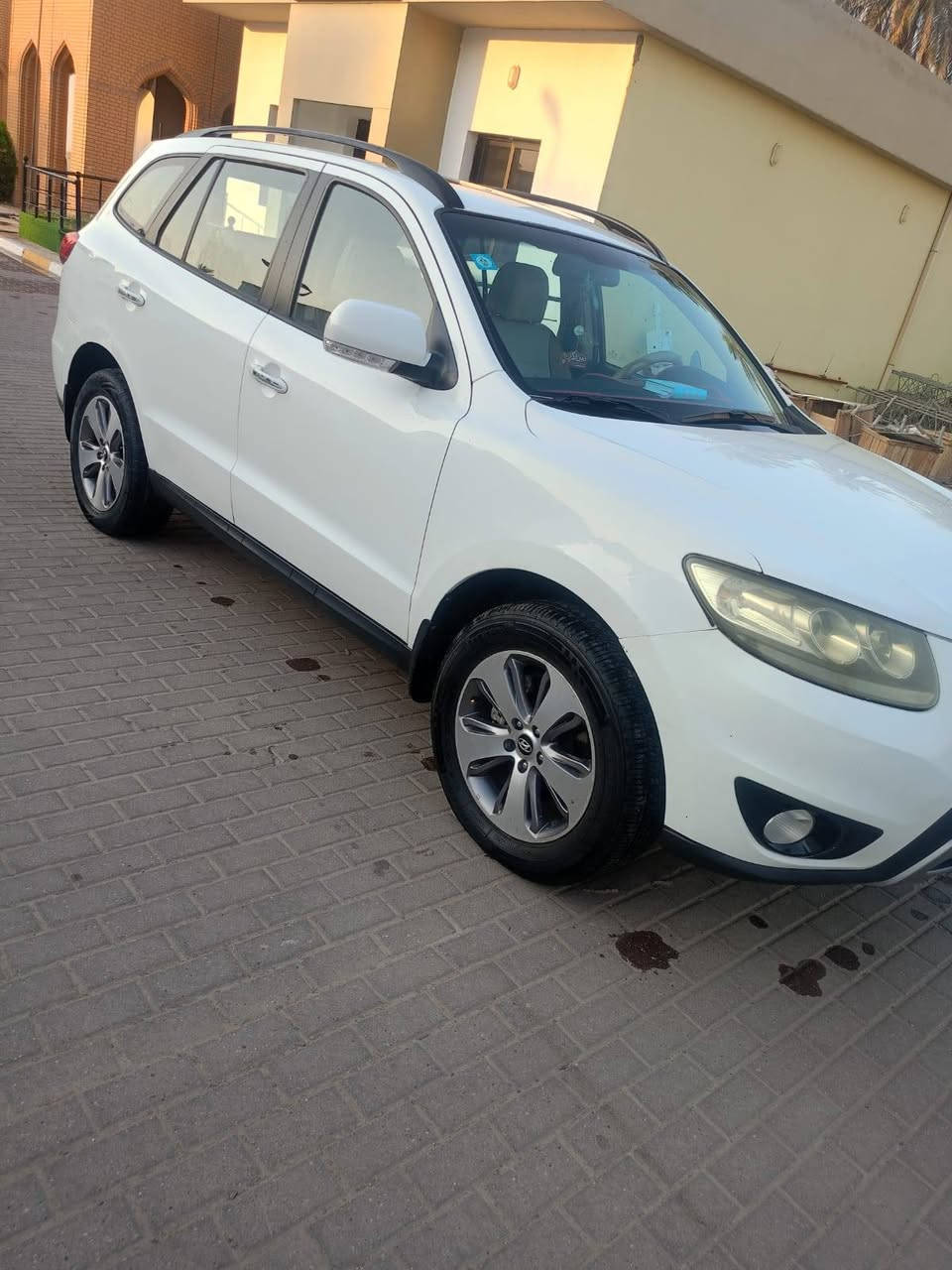 السلام عليكم سنتافي موديل 12 رقمها بابل الماني
السنويه ل28 باسمي التحويل ثاني يوم
التفاصيل موضحه بالصور خليجية فقط هلال الجاملغ الامامي بي كارت 
مكينه3500
6سلندر
7راكب
ماشيه200وشوي
السعر175 ورقه وبيهة مجال
مكانها تواجدها بغداد وكربلاء
***********
