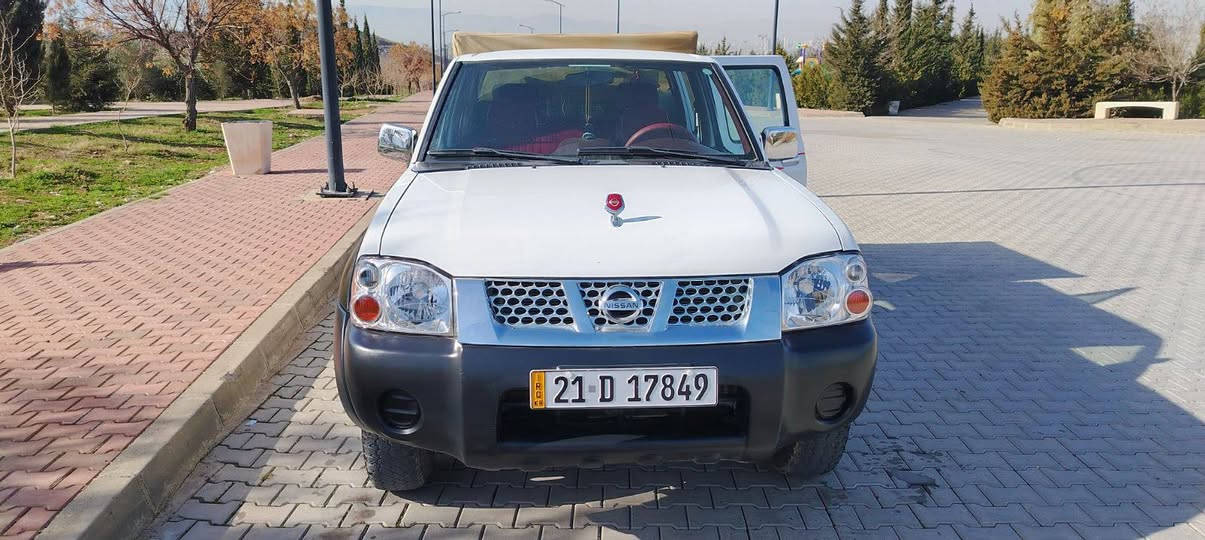 nissan   2014    نیسان   
***********
نمونە لە جوانیا 
122 هەزار هە قیقی رۆشتوە 
گیرو مەکینەی نەکراوەتەوە بەشەرت
گیرو مەکینەو ئەکسل و دەبل ئەکسلی بەشەرت
یەک دەرگای دوای سەکن بۆیاخە 
سنوی تازەیە هەتا 2029
زۆر تندو تۆڵ و بێ مسروفە ماڵی دۆستە 
 
***********
سلیمانی هەواری شار السليمانية, العراق
