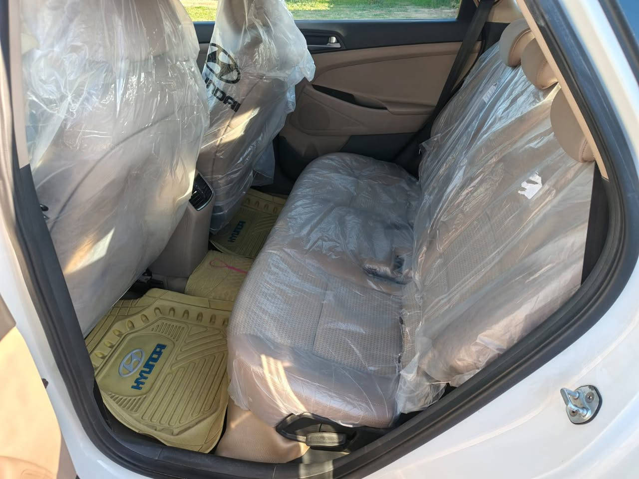 سيارة توسان موديل 2018 خليجي
محرك 2000دوش ماشية 84 ألف كيلو حقيقي 
مواصفات نص فول قمارة حديد شاشة تدعم الكار بلي إشارات بالمراي أنظمة قيادة إيكو وسبورت تبريد قطعتين كشافات ضباب حساسات وكامرة السيارة باسمي تحويل مباشر بيها طخه بالبك لايت الأيمن موضح تفاصيلها بالسونار

📍 العنوان:  بغداد اليوسفية 
‏ 📞 للاستفسار ***********

السعر 185بيها مجال قليل
‏
