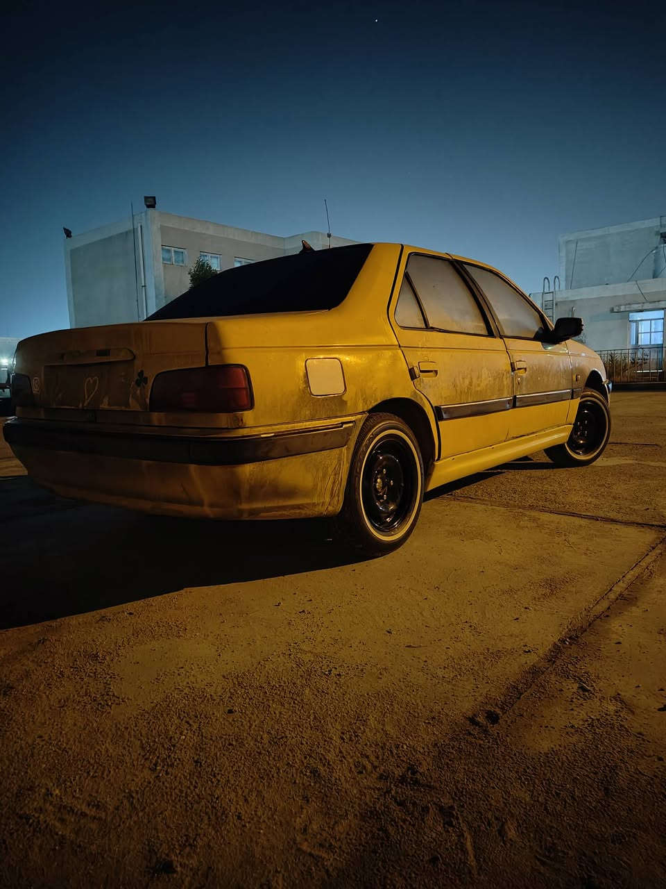 اسلام عليكم شباب بيجو بارص 2011 مصفره من كلشي سنويه جديده ال 29 ورقم نكليزي باقي على الاستلام السياره معمره داير ومرشوشه جماليه جاهزه من كلشي تخم تاير هستوني شاده مكينه مجفته كلشي بيهه جديد ترايك الاربيل تاخذه وتندعيلي بيهه نواقص كلش قليله/ مكاني البصره الهارثه رقم ***********/السعر 32 وبيهه مجال كلش قليل
