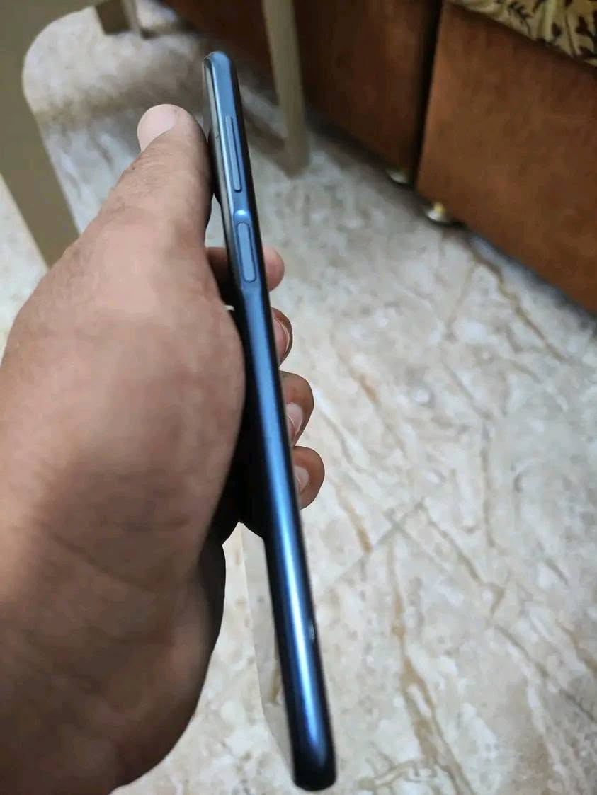 السلام عليكم ريدمي نوت 9sللبيع ذاكره 128عشوائيه 8السعر 90وبي مجال الشراي يراسلني واتساب او يتصل وبي خير يدلل ***********
