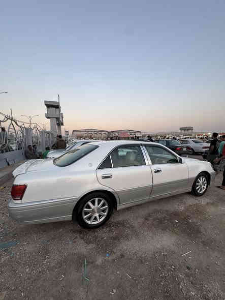 السلام عليكم 
ملكه موديل ٢٠٠٢ اصوليه باسمي سنويه  وارقام جدد
اربع دكم
ثلاجه وبرده خلفيه 
تبريد قطعتين 
سياره نضربت عندي والصورة موجوده 
شراي خابرني وتدلل ***********
