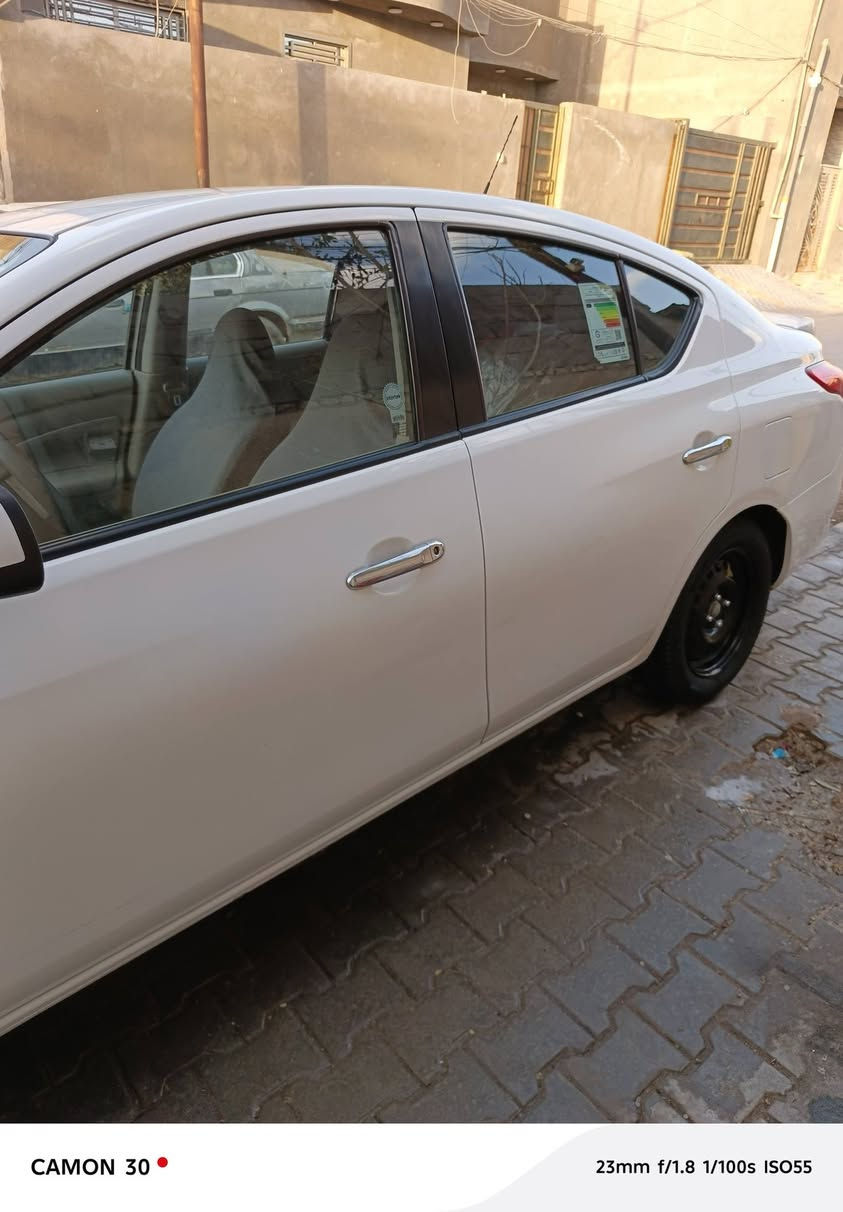 السلام عليكم نيسان سني هندي بليته زركه موديل 22 كفاله بيها بارد بل بنيد قليل كلش مكينه وكير تبريد ضربه صبغ معجون كفاله السياره جاهزه كلش أي نقص ما بيها مكان السياره البصره المعقل  السعر 115 أي استفار اتصل ***********
