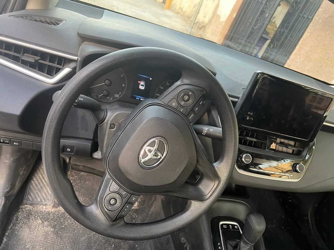 السلام عليكم كورلا هايبرد 2024  حادثها بس جاملغ وبنيد السياره طابه تعمل وتسير تبريد الشركه لا لغد لا شاصي خير من الله السياره بيها رادار امامي السياره كامله لاخر شي  معروضه اب145  مكانها الدوره وهذا رقمي ***********
