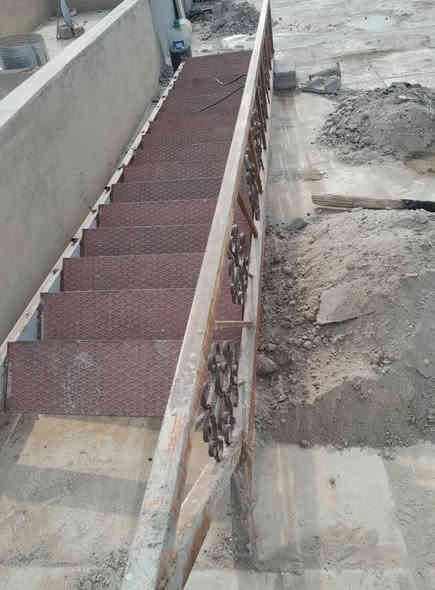 السلام عليكم درج حديد للبيع اتصال ***********
