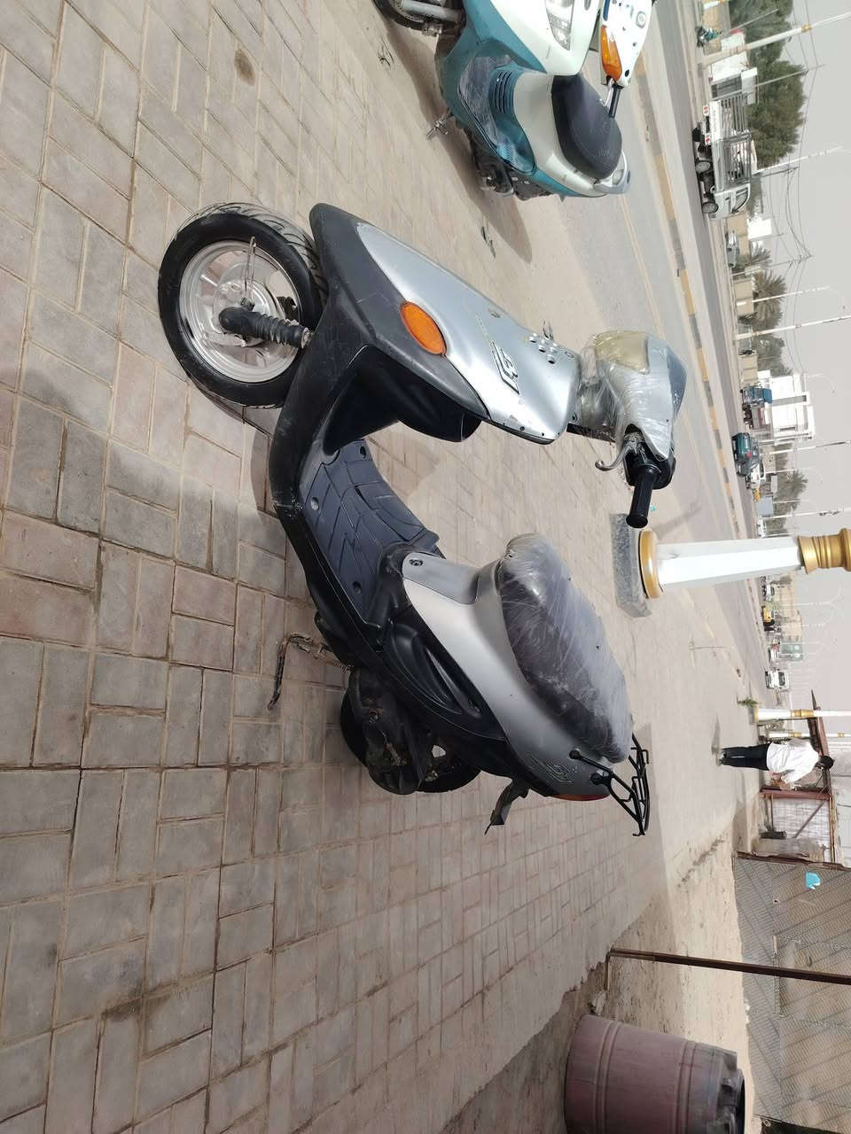 دراجه بيجي للبيع السعر ٢٠٠ وبيهه مجال الشراي يتصل عل الرقم *********** مكانهه السماوه
