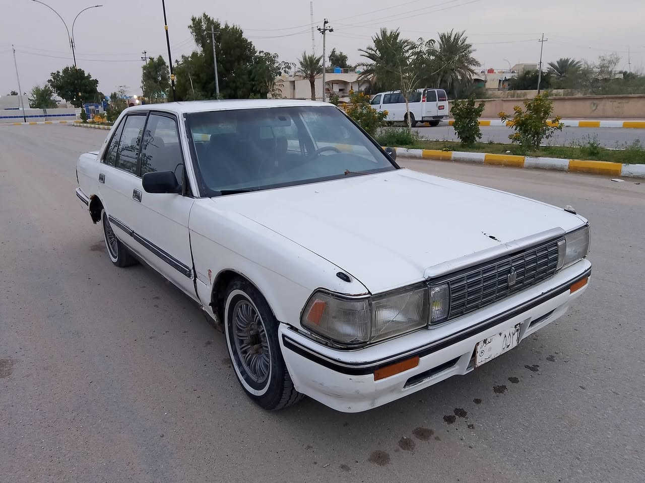 للبيع  سيدان تكم مديل 1988 رقم نجف صدامي
تحويل ثاني يوم راعيه موجود مكينه وكير ففتي 2ونص مكينه نضيفه كير ضعيف عل بك ماترجع حداديه جديده تخم تاير جديد باتري جديد كهربائيات شغاله غرفه نضيفه  جديد سياره  نقصه بس الكير  مكفوله من الكصه ونقل جثه والصوليات السعر 20ورقه مكاني ناصريه مركز.   واتساب موجود ***********
