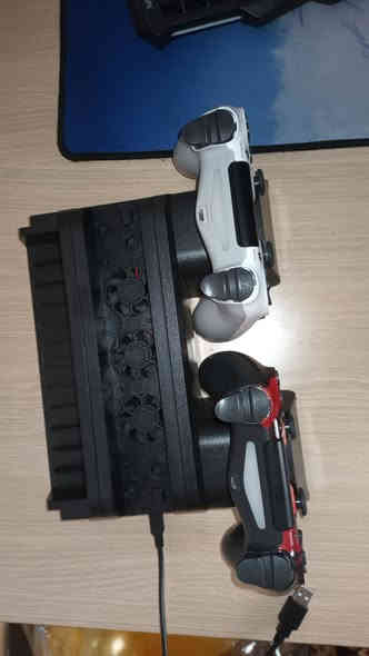 بلي فور اونلاين وياه غراض للبيع شلع، الغراض كالأتي :
بلي فور سليم اونلاين كامل هو و كيبلاته PS4 Slim
يدات البلي 2 وية كيبلاتهن + كيبلات اضافية
كيبورد على كد الأيد ار جي بي محترم
انارة نشرة LED وياها محولة ريموت 16 لون و 4 مودات
قرص اله الحرب GOD OF WAR
جهاز حماية شركة اسوار اصلي
داتا شو ميني بروجكتر دقة فول وتطلع صوت وصورة نظام اندرويد وايرلس و HDMI
نظارة واقع افتراضي VR بيها سماعة مدمجة و جهاز تحكم
ستاند بلي فور ماركة DOBE مع شحن يدات و 3 مراوح
ماوس MS139 + ماوس باد شكلين حجمين
تحويلة موبايل تايب سي تربط يو اس بي 3 + انترنت 
LAN
ساعة رقمية بيها ضوء على شكل بلوكة ماين كرافت
شفتات ببجي هاي هيج شمرتها ببلاش وية الغراض

ملاحظة : الغراض كلهن نظيفات وجديدات اني بية طبع اجيب الشغلة استعملها بس مرة وحدة لان ماعندي وقت هواي اكثر وقتي بالشغل لو بالدراسة بس هم حاسبهن بسعر المستعمل

التواصل : *********** واتساب + عالخاص
* ماعندي خدمة توصيل

سعر الشلعة 300 الف كاملة ما ابيع قطع
