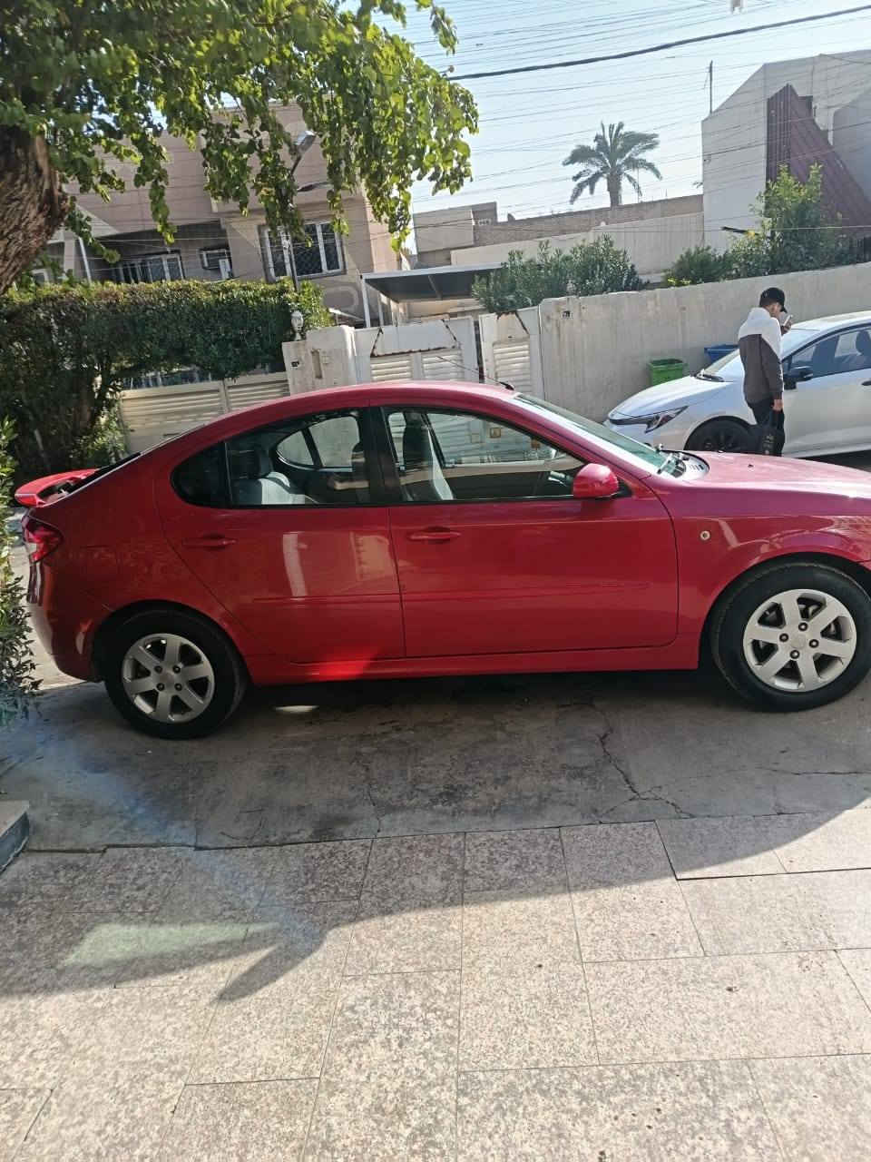 سيارة بروتون رقم بغداد للبيع  حمراء اللون.   موديل2016.محرك.1600. المسافة المقطوعة. 44كم.   فيها. البونيد مبدل الإطارات والباتري جديد. كير ومحرك كفاله كامله الميكانيكية والكهربائية لوك اللوك  السعر. ٨٥ ورقة.
***********
