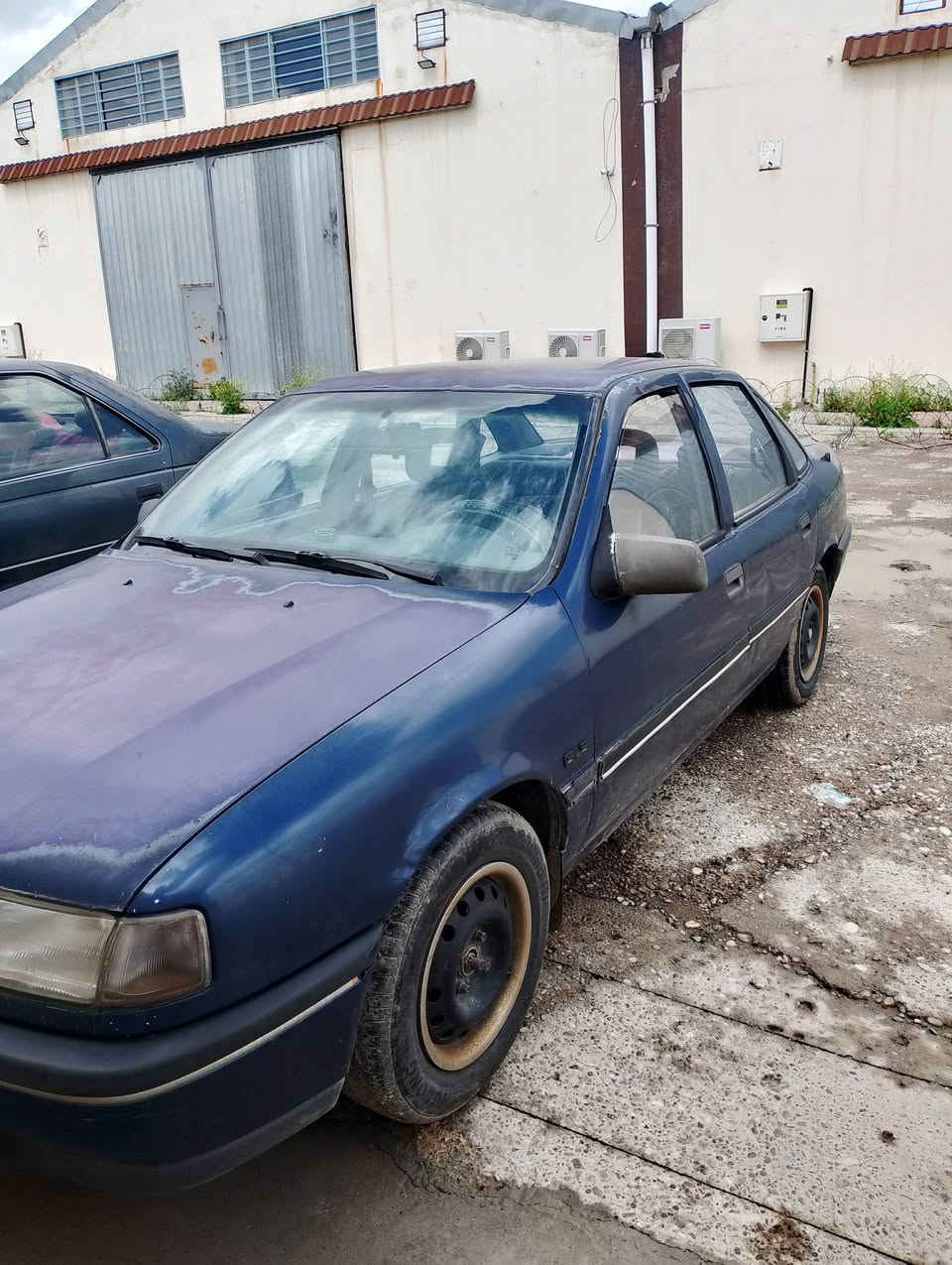 اوبل فكترا 
اللون نيلي
موديل ١٩٩٢ كير عادي 
صندوق محرك حجم ١٨ دوش
باسمي شرط تحويل سنوية تسقط ٢٠٢٨
محرك صرف
 صبغ دوار ودوسات 
قفل مركزي ستيرن بور 
كهربائيات شغالة تدفئة 
السعر ٣٨ مجال بسيط 
للاستفسار ***********
