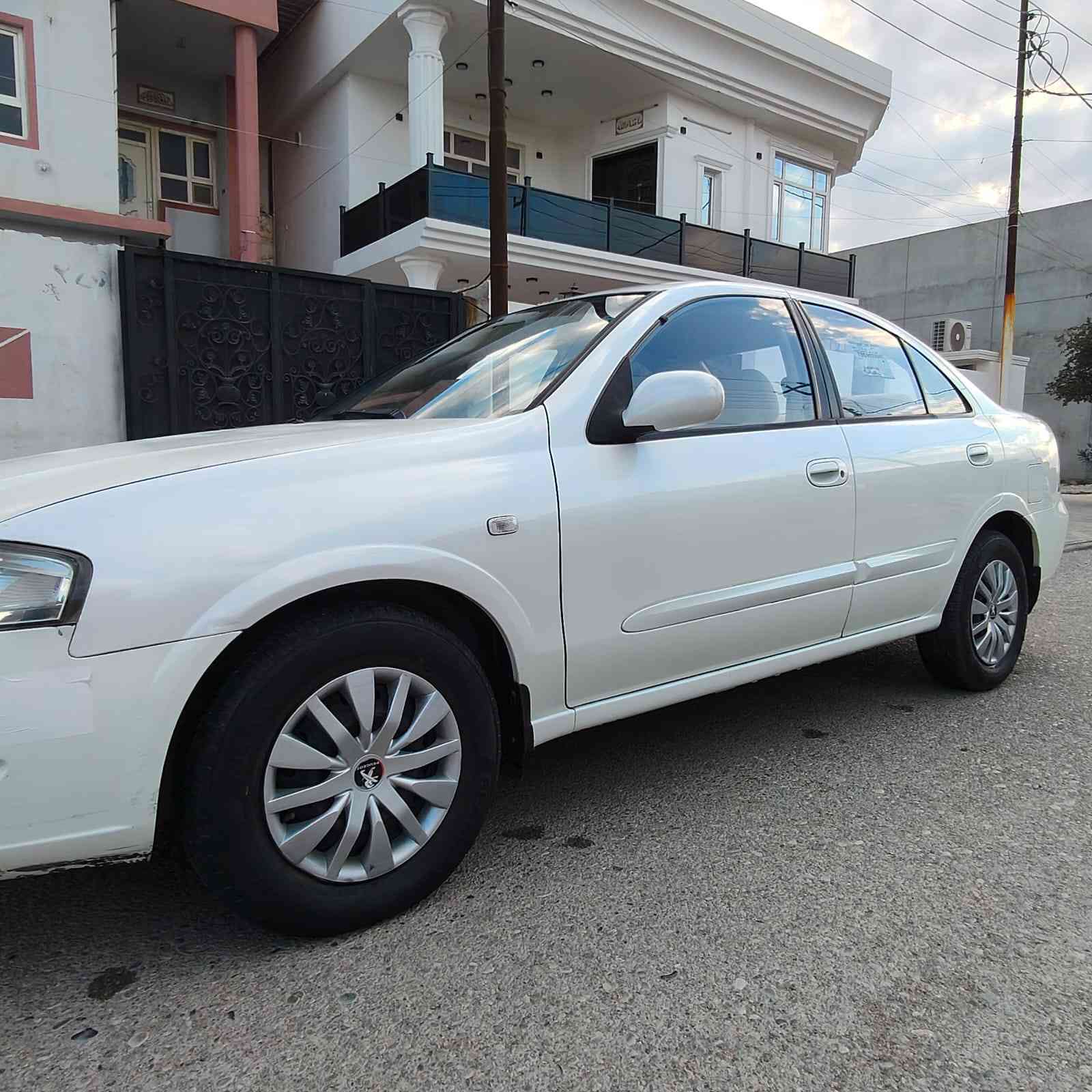 نيسان صني موديل 2010 ابيض صدفي،، السعر 108$
4جامات كهربائي ،
تايرات جديدة
ضرر ،البنيد مبدل فقط، 
***********,,
