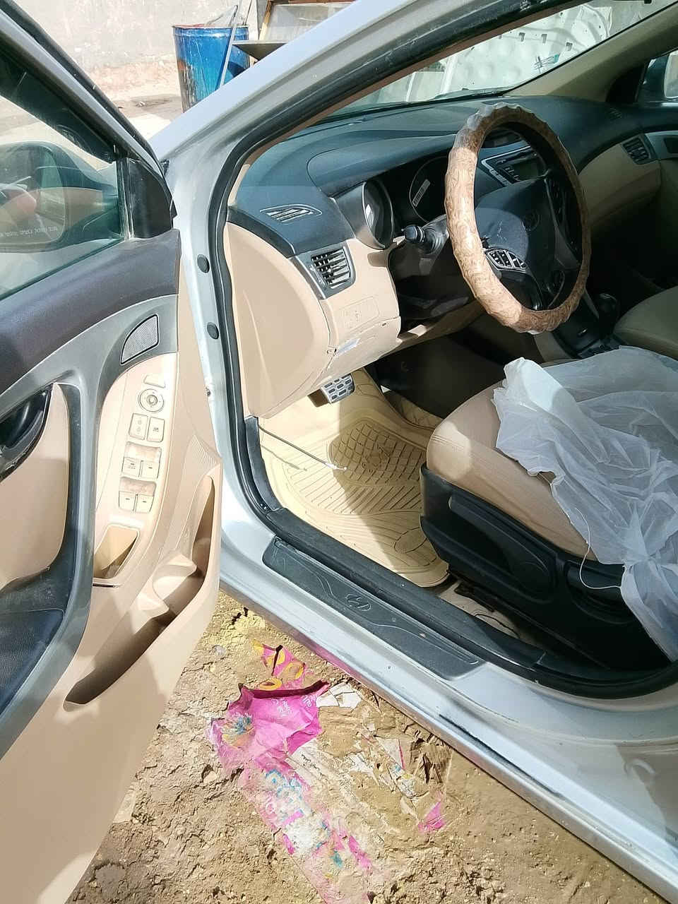 السلام عليكم النترا للبيع موديل 13 خليجي بيه طخه جاملغ أمامي ايمن أربع أصابع فوال مواصفات عد البصمه مكينه كير جداد  حداديه تخم تاير باتري كله جديد غراف جديد ويل كب اشاير بل مريا تحكمت سترين داخل بيجي حساسات خلفيه بيه صبغ أربع قطع السعر 89بيه مجال قليل الاستفسار اتصل على الرقم التالي ***********العنوان حله
