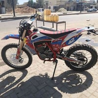 قفاز للبيع دراجه جديدة مكان بغداد سعر واحد ونص ‏‪07711461224‬‏