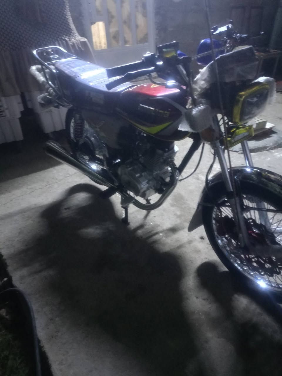 تايكر للبيع25زيرو ماشيه قليل  السعر 800 وبيها مجال وعنواني قرب جزيره بغداد وهاذه رقمي ***********
