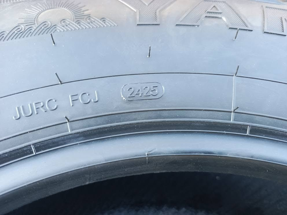 توفر حالياً لدى محلات Your Tires - القواسمي -
🛞 طقم إطارات CHAO YANG A/T الخيار المثالي للطرق المعبدة والاستخدامات البرية الخفيفة، بجودة عالية ومواصفات مميزة.
📏 المقاس: 265/70R17
📅 تاريخ الإنتاج: 2025

✅ A/T (All Terrain)

✅ مدعّم من الجوانب بتقنية T.M (Tear Resistant) المقاومة للتمزق وحماية أفضل في الطرق الوعرة

✅ ممشى قليل جداً

✅ تصنيف جودة AA

✅ معدل تآكل 500 لعمر استخدام أطول

✅ كفالة خطية لمدة سنة

📍 البيادر – شارع الصناعة الرئيسي – بعد إشارات كازية المناصير
📞 إيهاب القواسمي
0798684833


**إذا كنت صاحب هذا الإعلان وتريد حذفه لأي سبب، رجاءا أرسل رسالة إلى الدعم الفني**