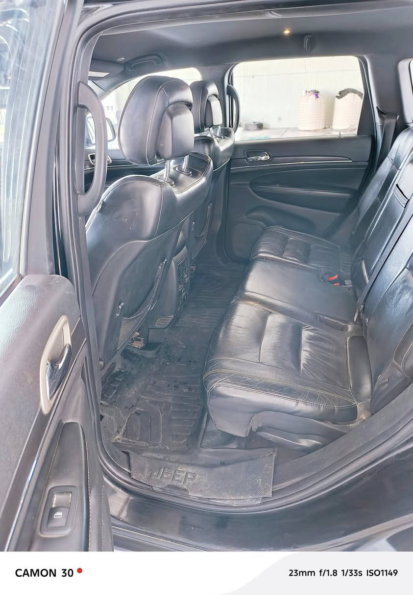 سلام عليكم للبيع جيب لاريدو موديل 17 ماشيه 190الف ضرر باب صبغ وجاملغ بارد فول مواصفات عده الفورويل والفتحه السعر 210وبيها مجال الاستفسار على هذا الرقم ***********
