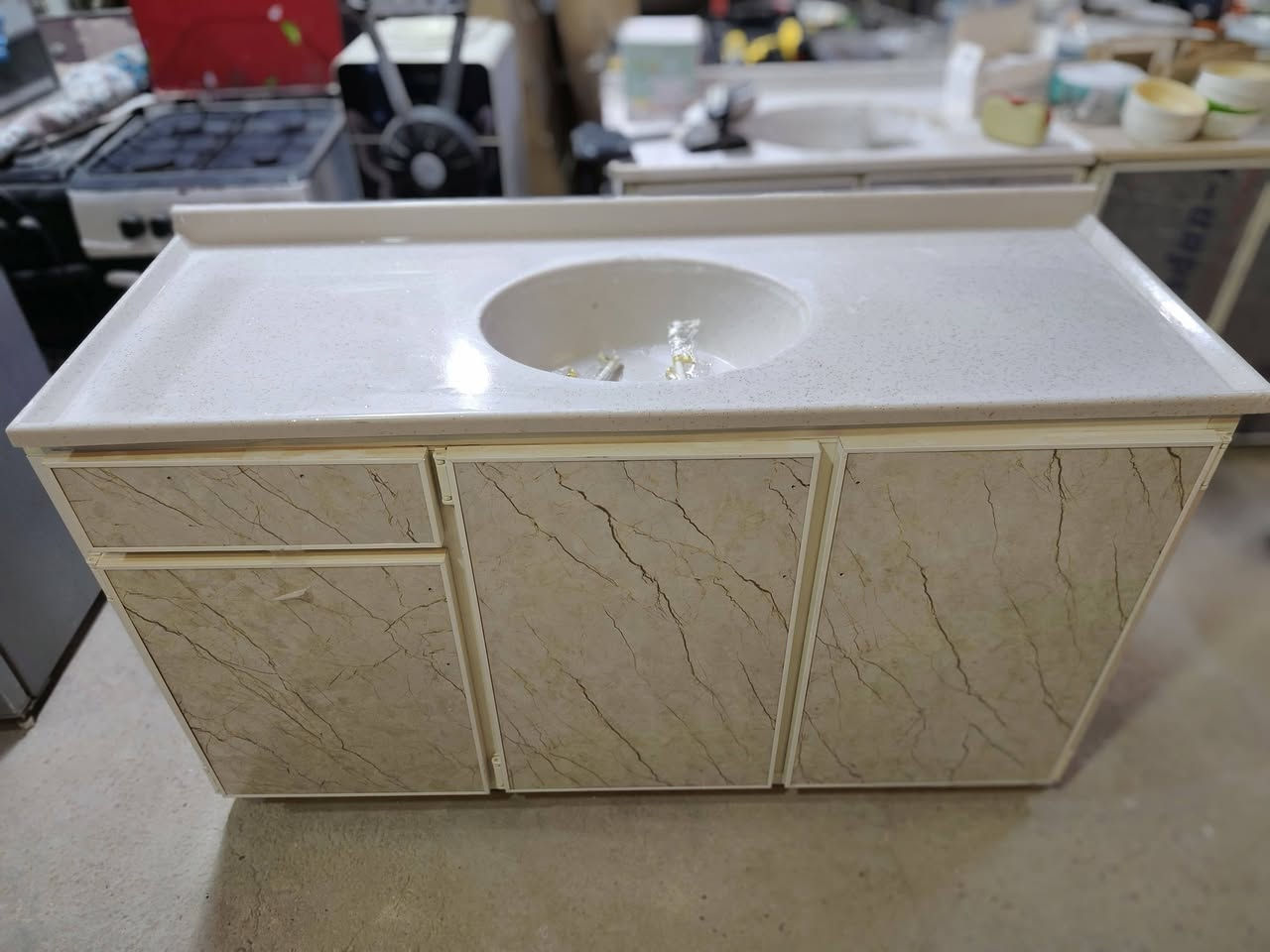 وعلئ بركت  الله  يتوفر في مجمع  دبي دواوين 11 مقعد بلوك اسود غير مستخدم ضمان سنتين  وكاونترات جديده وغسالات جديده مواد منزليه اخرئئ ومكانيس كهربائيه   وسنكيات. جديده غير مستخدم توجد  خدمه توصيل 
العنوان البكرلي الثالثه شارع مدرسه ابن طاوس مجمع دبي واتساب ***********
