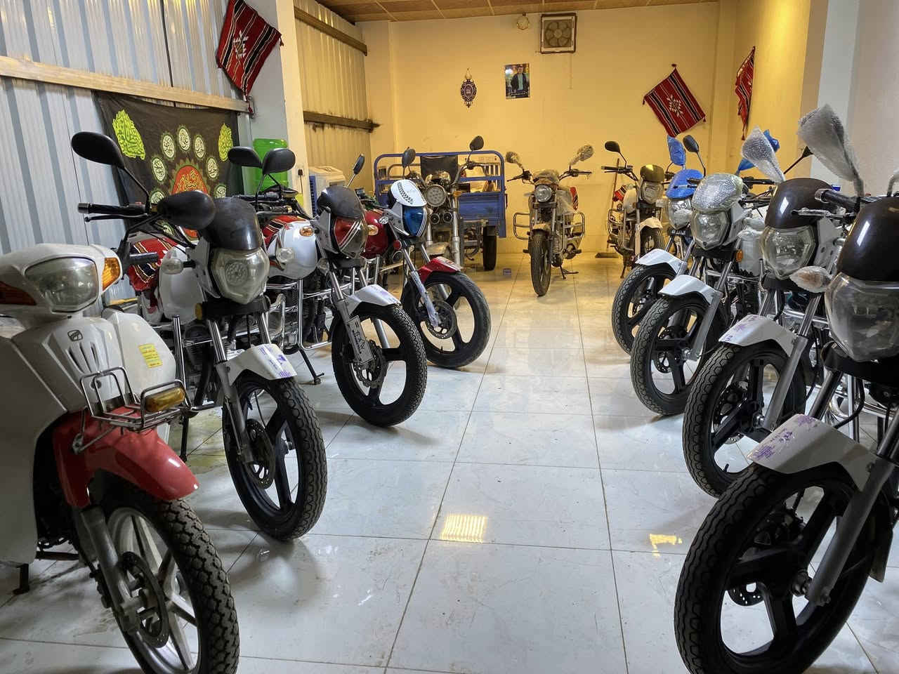 السلام عليكم لبيع او امراوس حسب الرغبه يوجد لدينا جميع الموديلات 2020. 2023. 2024. 2025 كل الموديلات موجوده العنوان بلد جمعيت اليمام شارع الضلوعيه 
للستفسارعله هاذه الرقم 
***********
***********
