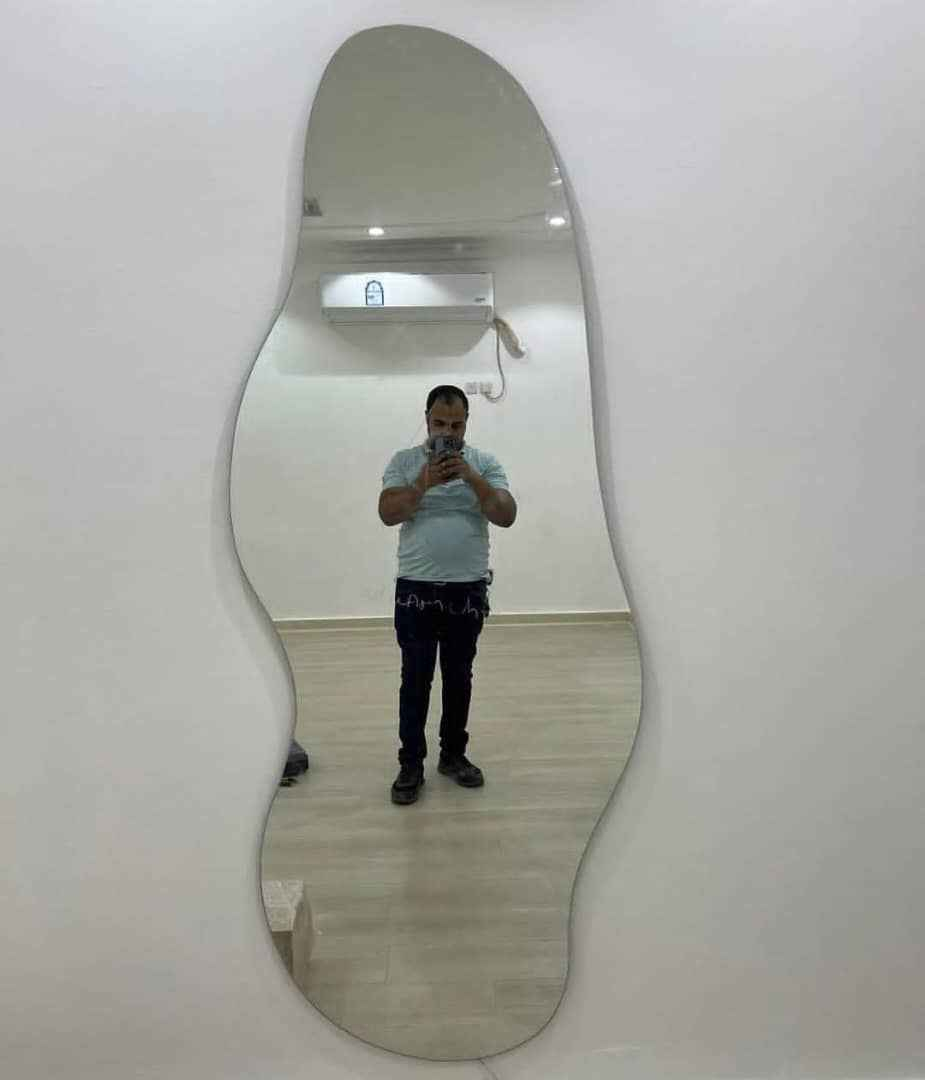 ✨ *مرآة ديكور حديثة* ✨
*بأبعاد مثالية (الطول 120 سم × العرض 60 سم) لتمنحك إطلالة كاملة وأناقة فاخرة في أي زاوية من منزلك* 💫

🔹 *تصميم مرن وخفيف — يمكن تثبيته بسهولة على أي جدار*

🔹 *سطح عاكس عالي الجودة بدقة ووضوح مذهل*

🔹 *لا يتكسر ولا يتأثر بالرطوبة أو الحرارة*

🔹 *يمنح مساحة الغرفة اتساعًا وأناقة راقية*

🔹 *مثالية لغرف النوم، الصالات، أو مداخل المنزل*

💎 *مرآة عصرية تجمع بين الجمال والعملية لتجعل كل ركن يفيض بالفخامة*

*السعر. فقط. 6000ريال لاغير*


**إذا كنت صاحب هذا الإعلان وتريد حذفه لأي سبب، رجاءا أرسل رسالة إلى الدعم الفني**