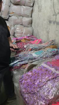 فستان بناتي قياس ٣الى ١٠ سنه  ٥ درازن اقل طلب  توصيل كل عراق 5 اي استف...