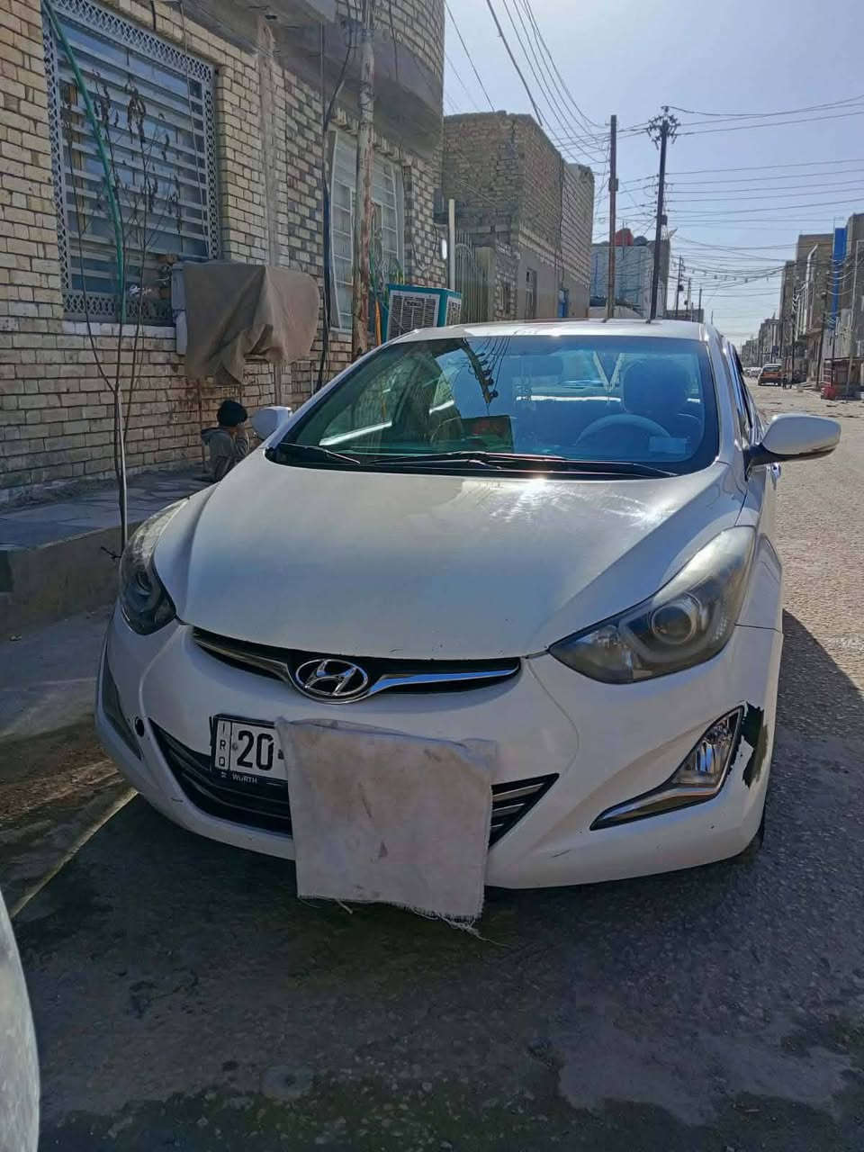 جميع التفاصيل مذكورة داخل المنشور
امكلف بالنشر رقم صاحب السيارة ***********
لنترا 2015 خليجي Gls 1800 فول عدا البصمه.
موصفات دواخل صاج فتحت سقف 
مري شفط واشاره 5 ويل كب كرومي 
تحكم استرين جهتين كامره شاشه كبيره 
تخم تايرات جديد..السيارة ماشية 270
مشروع وطني مداور ثاني يوم بالنجف.السعر 120 وبيه مجال حك الجيه المكان النجف الاشرف
