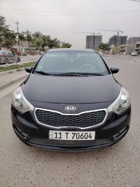 كيا فورتي 2016 وارد أمريكي ماشية 90 الف جدا نظيفة وبلادية  حادثه خلفي ...