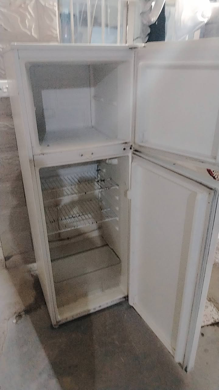 ثلاجة حجم ١٢قدم نوع دنكا تجميد فول ١٥٠


**إذا كنت صاحب هذا الإعلان وتريد حذفه لأي سبب، رجاءا أرسل رسالة إلى الدعم الفني**