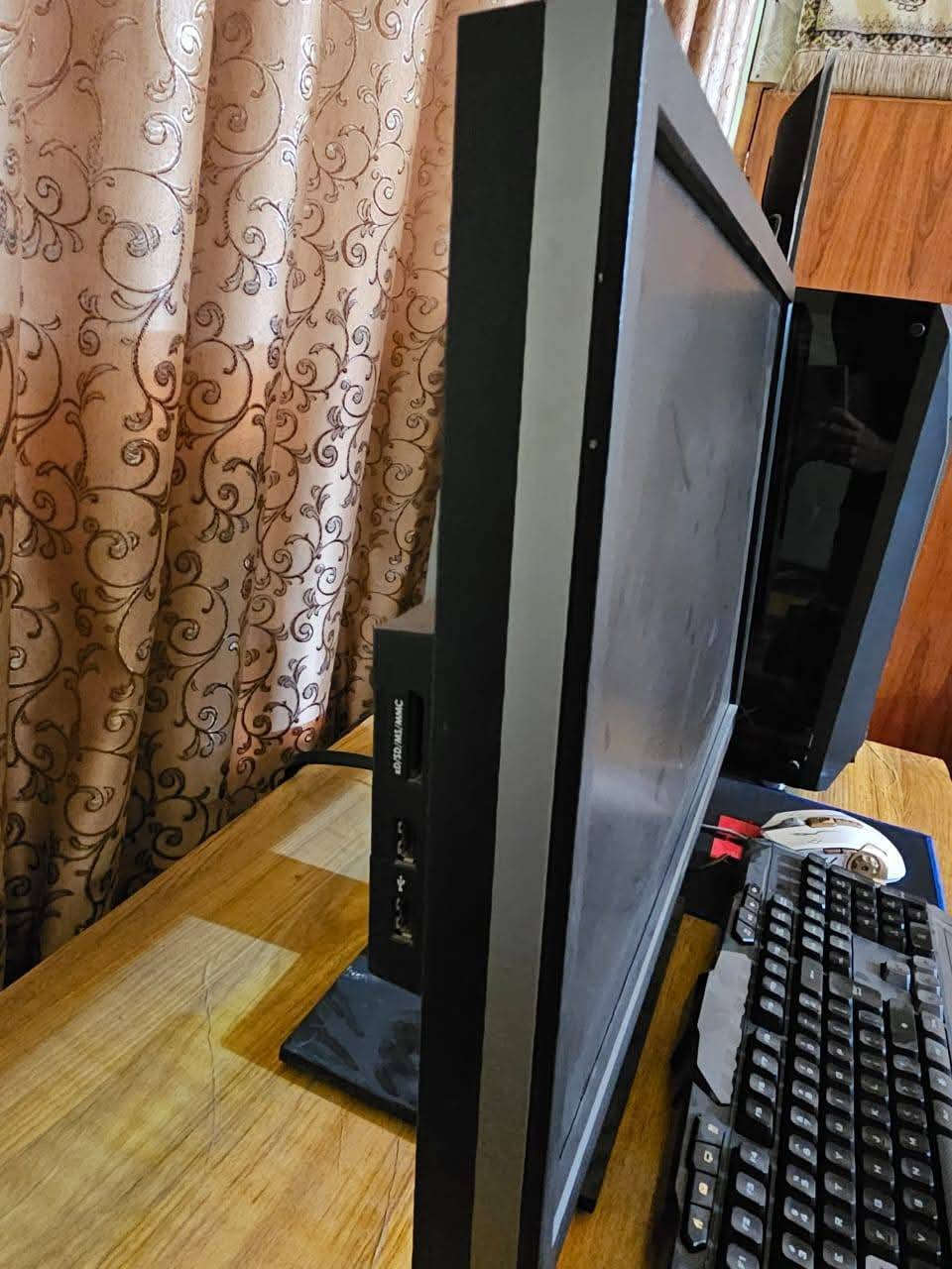 شاشة Dell
حجم ٢٤ FHD
هرتزيتهه 65 وتنكسر 75
دوران 180 درجة 
السعر خاص او التواصل على الرقم ***********
مكاني ذي قار الجبايش
