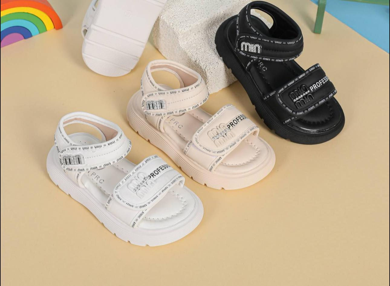 السيزن الصيفي يم سامبا الأحذيه والحقائب غير 
كلكشن من الاحذيه البناتي موديلات روعه 
تناسب جميع الاذواق 🫶


**إذا كنت صاحب هذا الإعلان وتريد حذفه لأي سبب، رجاءا أرسل رسالة إلى الدعم الفني**