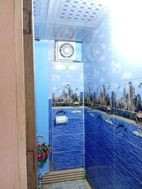 عندي شقه للبيع مساحه 100 متر في العمارات السكنيه طابق ثاني قريبه عل شا...