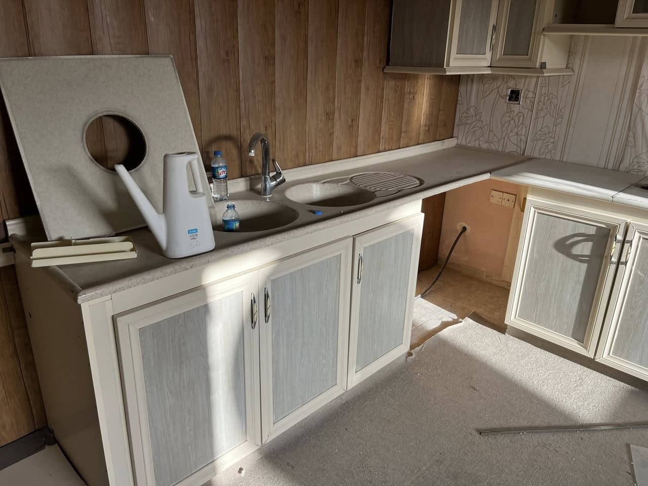 ئەم کەوانتەرە بۆ فرۆشتن  لە سلیمانی             ٢٠٠ هەزار و معامەلە
***********
