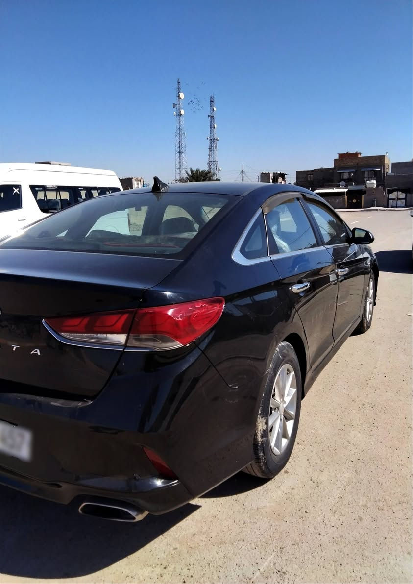 سلام عليكم
سوناتا موديل 2018 للبيع 

وارد امريكي 

حادثها جاملقين وبنيد 

كير اكسن صدر مكفولات 

محرك بلادي ما مفتوح 

السياره ماشيه 55 الف 

حجم المحرك 2400

تخم تاير 

دواخل جديد

دوشمه جديده حساسات بلـ مرايه

كامره خلفيه

رقم دولي بغداد

بسمي تحويل مباشر 

للأتصال ((***********)) او((***********))
